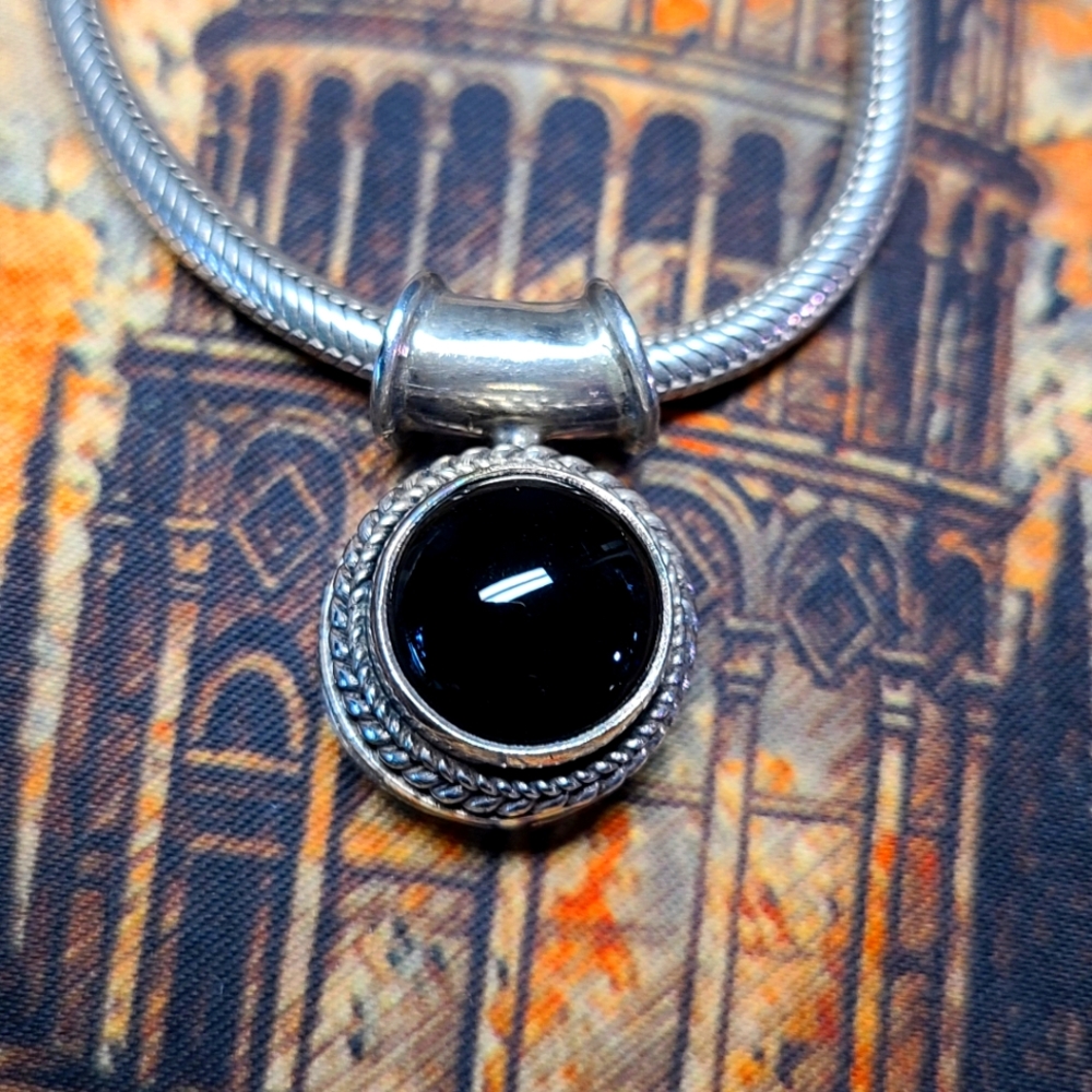 Black onyx and sterling pendant